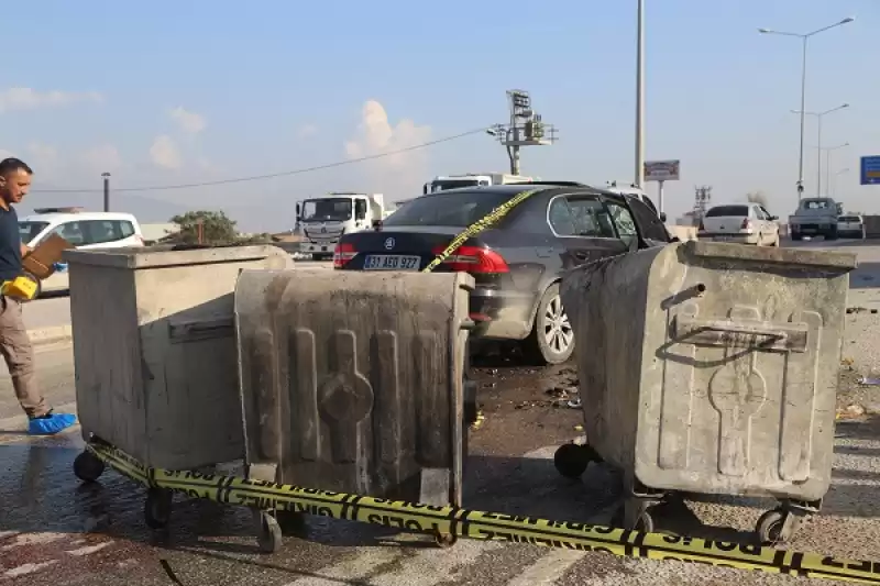 Hatay'da Otomobille çöp Kamyonu Arasına Sıkışan Temizlik Işçisi öldü