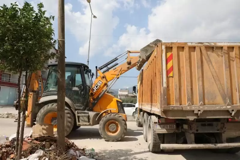 HBB Nüfusun Yoğun Olduğu Bölgelerde Temizlik çalışmalarını Arttırdı  