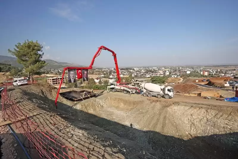 Bakan Özhaseki, Hatay'da Çocuk Evleri Sitesi Temel Atma Töreninde Konuştu:
