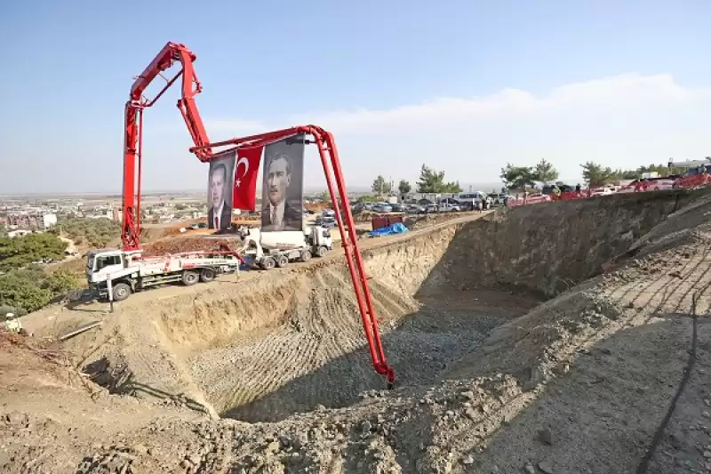 Bakan Özhaseki, Hatay'da Çocuk Evleri Sitesi Temel Atma Töreninde Konuştu: