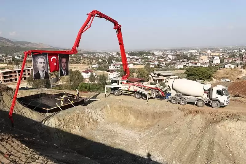 Bakan Göktaş, Hatay'da Çocuk Evleri Sitesi Temel Atma Töreninde Konuştu: