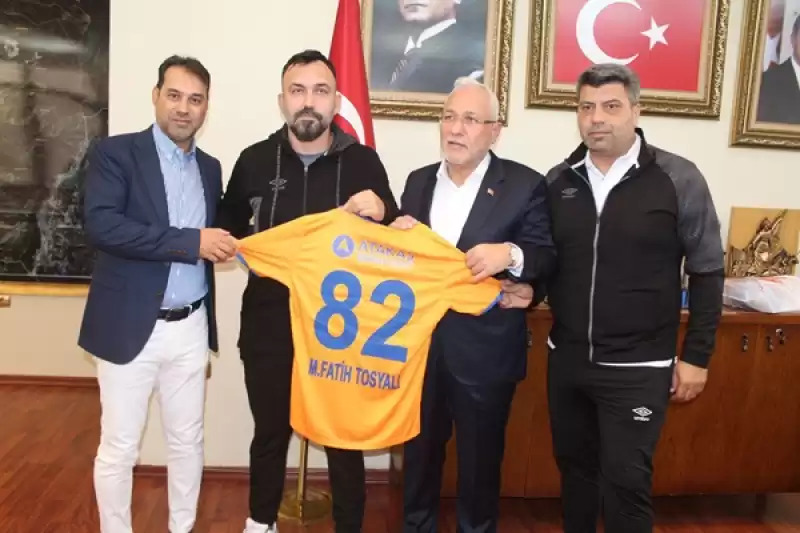 Kentine Dönen İskenderun Sporlular, Başkan Fatih Tosyali'yi Ziyaret Etti