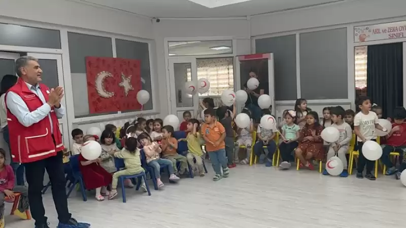 Türk Kızılay Gönüllüleri Dörtyol'da öğrencilerle Buluştu
