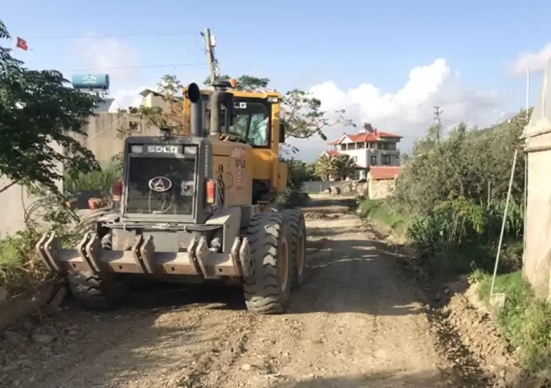 Samandağ’ın Dört Bir Yanında Yol çalışmaları Ivedilikler Sürüyor