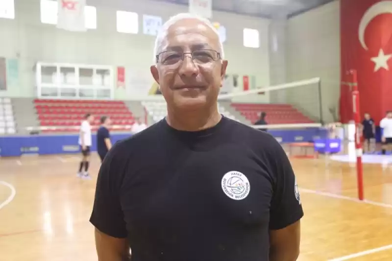 Hatay'ın Erkek Voleybol Takımı, Ligi Orta Sıralarda Tamamlamak Istiyor