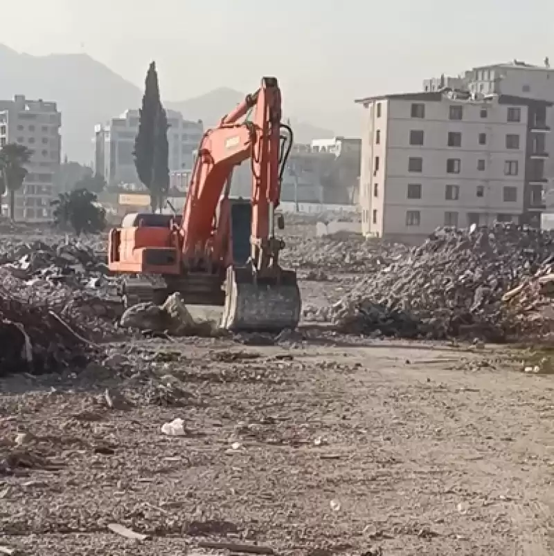 Yıkımlar Su Borularını Patlatıyor!