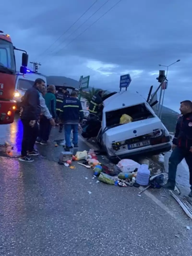 Hatay'da Refüje çıkan Otomobildeki 5 Kişi Yaralandı