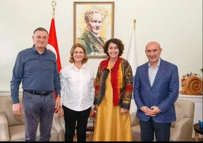 Başkan Savaş, Tunç Soyer’le Buluştu
