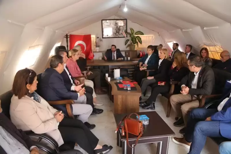 CHP Genel Başkan Yardımcısı Şahbaz, Partisinin Hatay İl Başkanlığını Ziyaret Etti