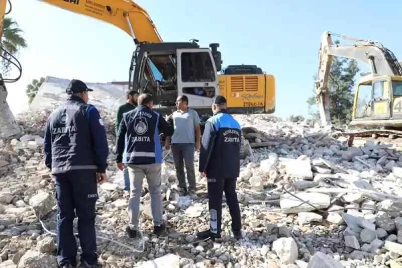 Hatay Büyükşehir Belediyesi Zabıta Ekipleri Denetim Için Görevde 