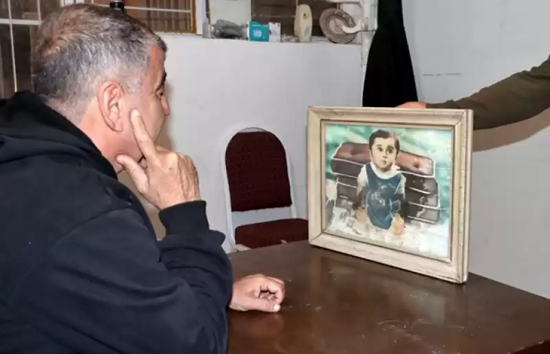 59 Yıl önceki Fotoğrafını Eskicide Buldu!