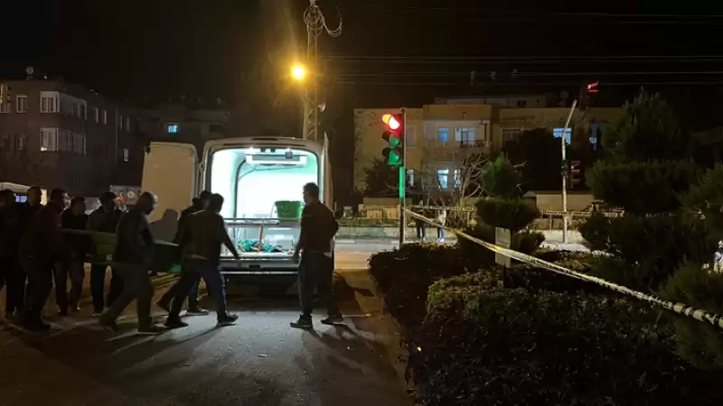 Hatay'da Bir Kişi Refüjde ölü Bulundu