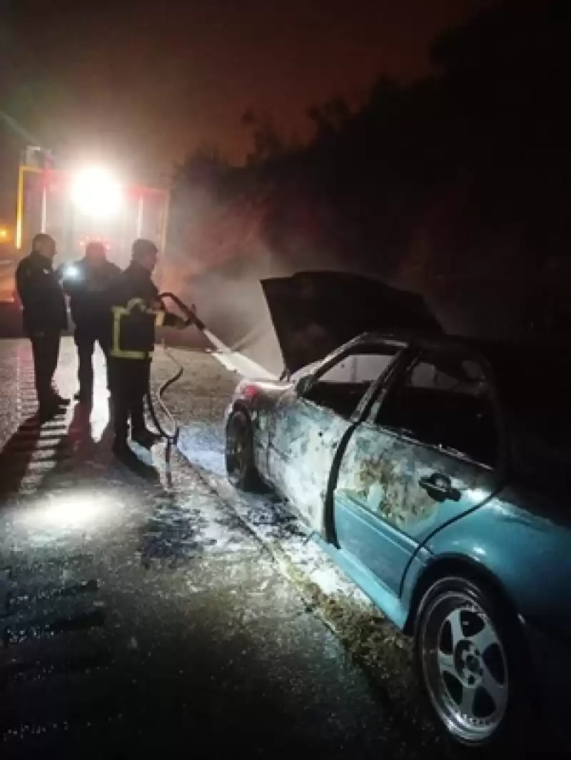 Hatay'da Seyir Halindeki Otomobil Alev Aldı