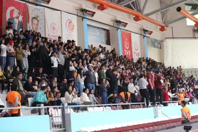 - Hatay Büyükşehir Belediyespor: 1- Fenerbahçe Parolapara: 3
