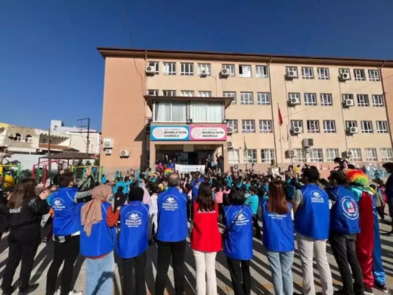 Hatay'da Gönüllü Gençlerden Depremzede çocuklara Moral Etkinliği 