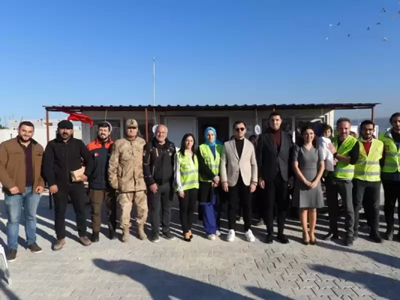 Samandağ'daki Konteyner Kentte Kütüphane Açıldı