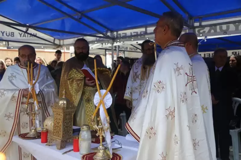 Hatay'da Ortodoks Kiliselerinde Noel Ayini Yapıldı