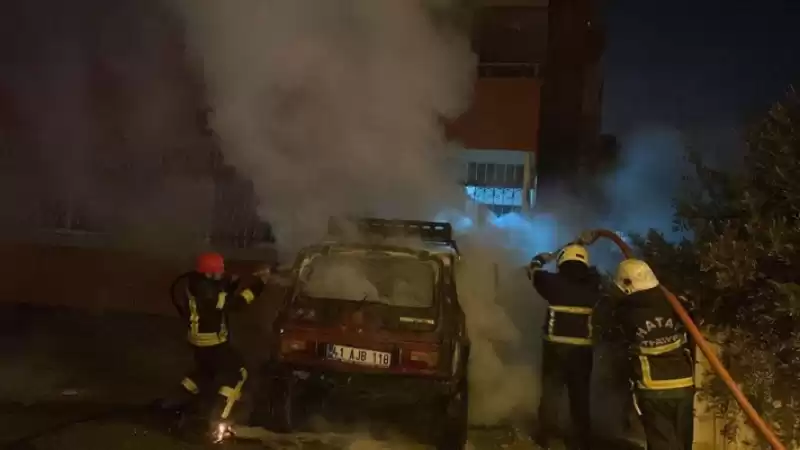 Hatay'da Otomobilde çıkan Yangın Söndürüldü