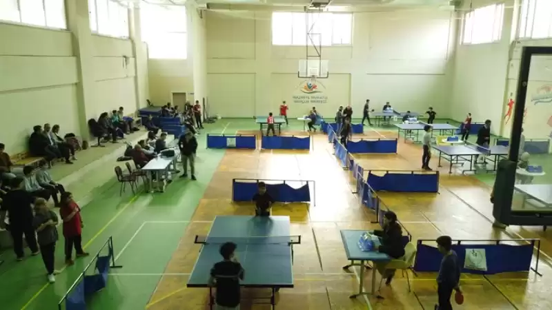 Dörtyol'da Masa Tenisi Turnuvası Düzenlendi 
