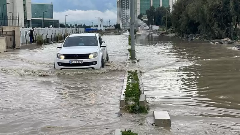 Hatay'da Sağanak Hayatı Olumsuz Etkiledi