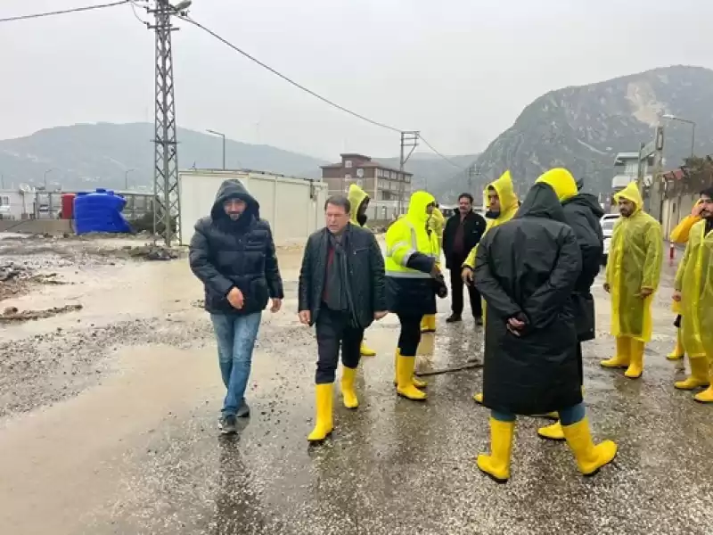 Tüm Ekiplerimizle Gece Gündüz Demeden Topyekûn Sahadaki Mücadelemizi Sürdürüyoruz