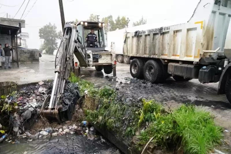 Antakya Belediyesi Ekipleri Yağışlar Süresince Vatandaşları Yalnızı Bırakmadı!