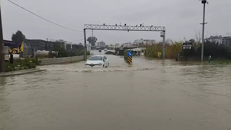 Hatay'da Sağanak Hayatı Olumsuz Etkiledi 2