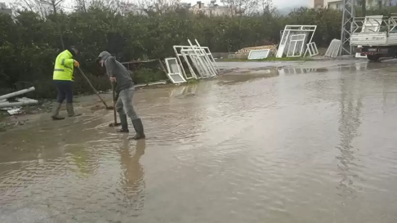 Hatay'da Sağanak Hayatı Olumsuz Etkiledi 2