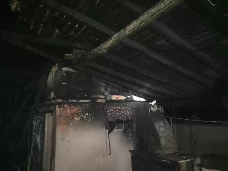 Hatay'da 3 Katlı Binanın çatısında çıkan Yangın Söndürüldü