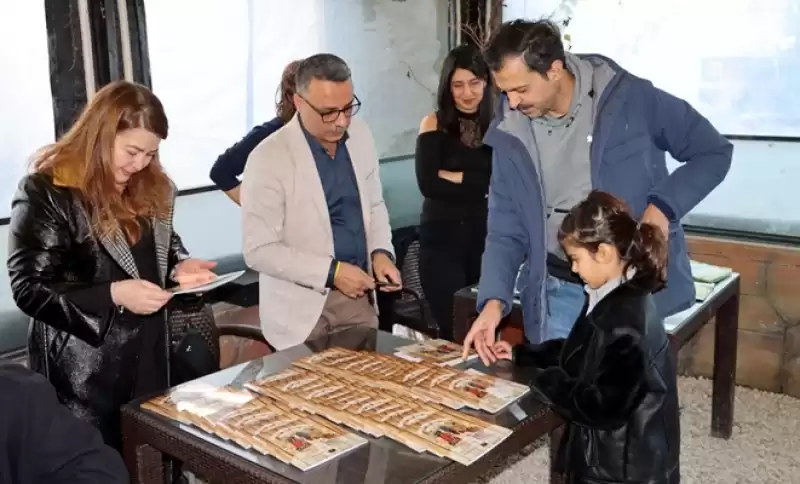 Depremzede Sanatseverlerden Imza Gününe Yoğun Ilgi