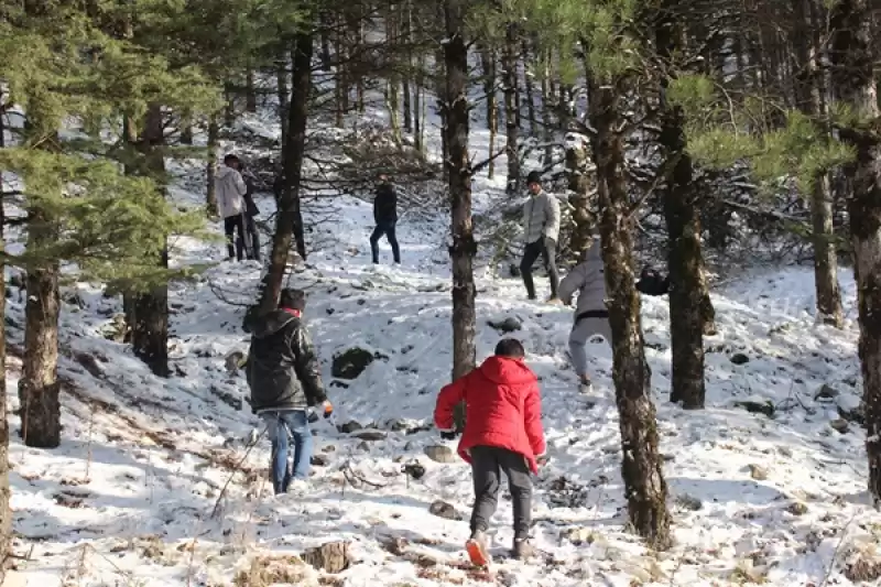 Belen'in Yüksek Kesimlerinde Kar Yağışı Etkili Oldu 