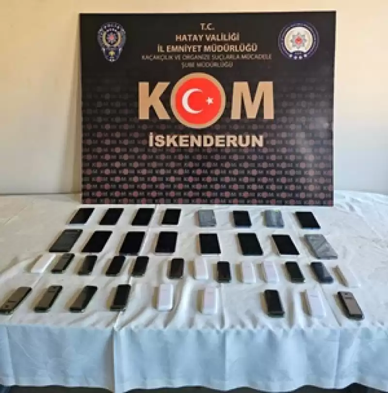 Hatay'da 38 Gümrük Kaçağı Cep Telefonu Ele Geçirildi