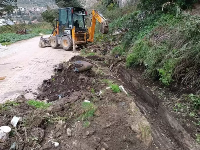 HBB Aşırı Yağışlar Nedeniyle Tıkanan Sulama Kanallarını Temizledi