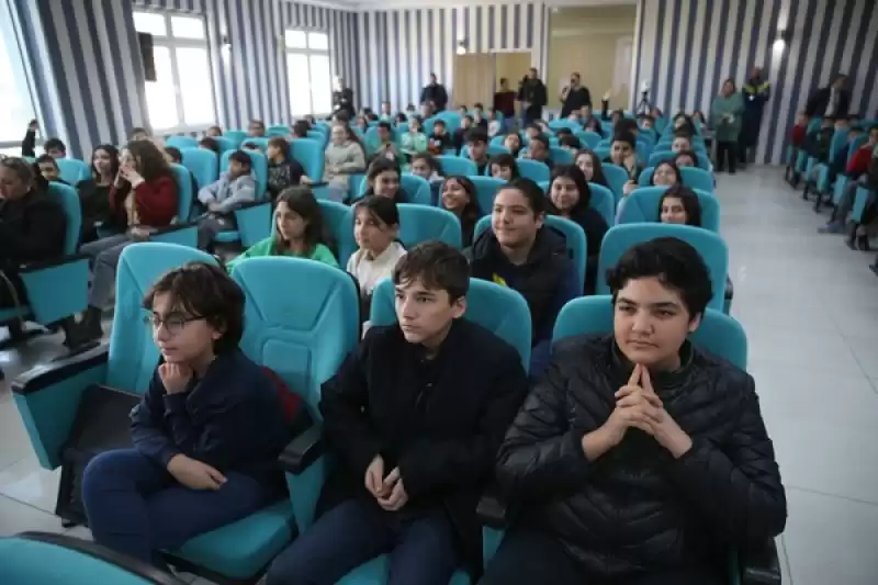 İlk Türk Astronot Gezeravcı Ile Konuşan Hataylı Depremzede çocuklar Duygularını Dile Getirdi