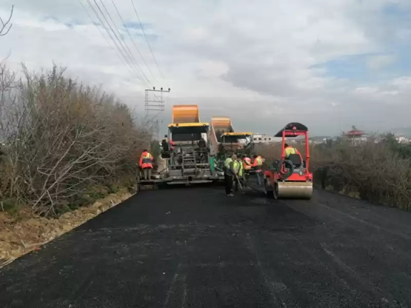 HBB, Samandağ Ve Antakya'da Güvenli Ulaşım Için Yol Bakımına Hız Veriyor