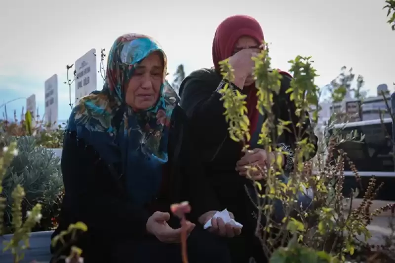 Depremde Eşi Ve Kızıyla Yaşamını Yitiren AA Muhabiri Burak Milli özlemle Anılıyor