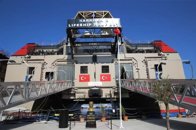 İskenderun Körfezi'nde Konuşlu Gemi 1 Yıldır Depremzedelere Yuva Oldu