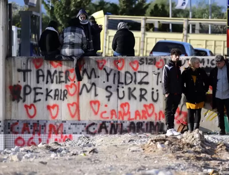 Hatay'da Depremde Yıkılan Rönesans Rezidans'ta Hayatını Kaybedenler Anıldı