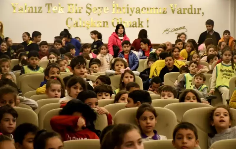 Anadolu Masallarını Tiyatroya Uyarlayıp Depremzede çocuklar Için Sahne Aldılar 