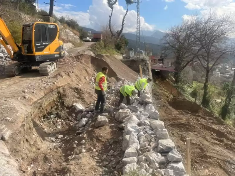 HBB Duvar çalışmaları Ile Ulaşımı Daha Güvenli Hale Getiriyor 