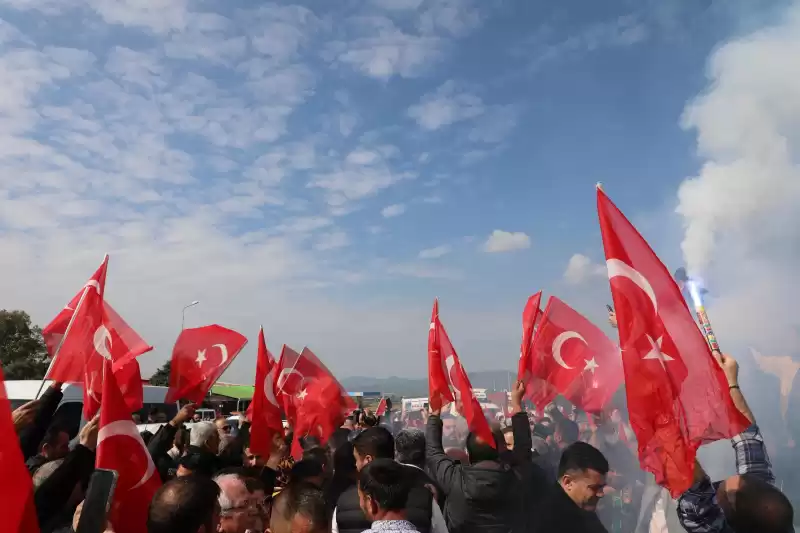 Hataylılar, Ankara’dan Dönen Lütfü Savaş’ı Coşkuyla Karşıladı