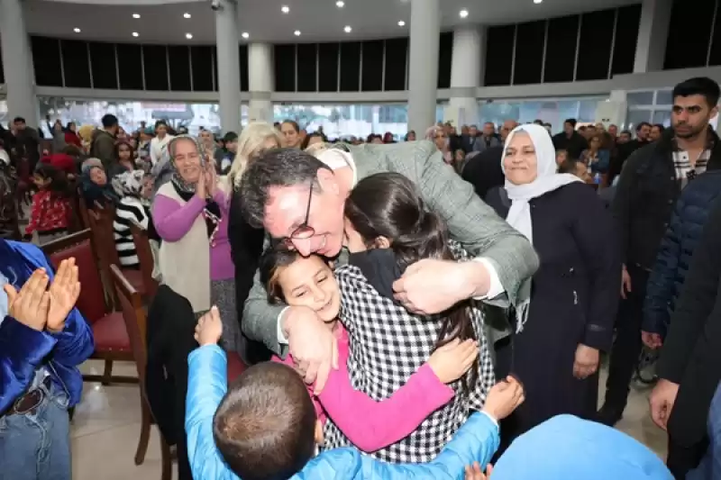 Sarıseki Mehmet Dönmez'i Bağrına Bastı