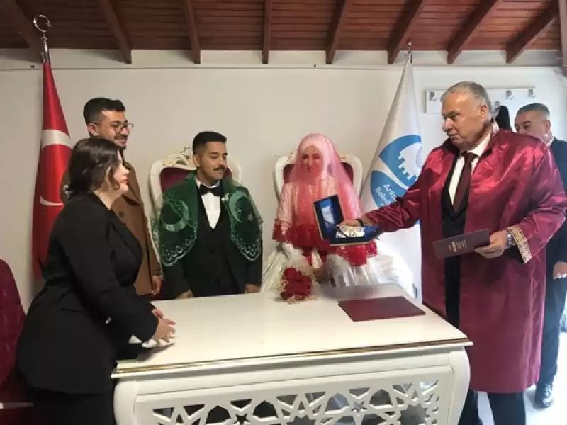 Gençlere Antakya Belediyesi Kucak Açtı