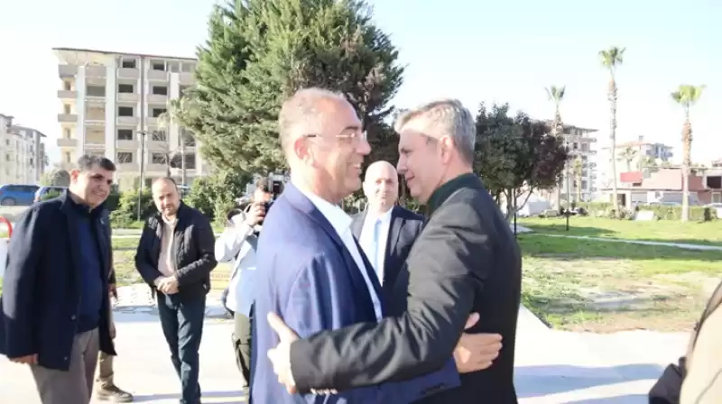 BELEDİYE BAŞKAN ADAYLARI CENAZEDE BULUŞTU