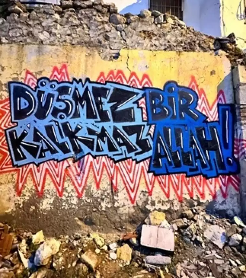 Yıkıntılar Arasında Grafiti Esintileri