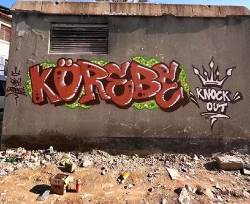 Yıkıntılar Arasında Grafiti Esintileri
