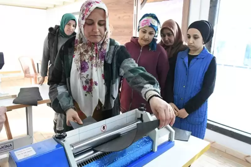 Hatay'da Depremzede Kadınlara Yönelik Sayacılık Kursu Açıldı 