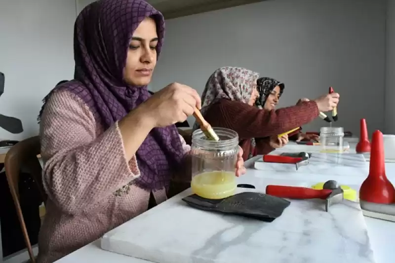 Hatay'da Depremzede Kadınlara Yönelik Sayacılık Kursu Açıldı