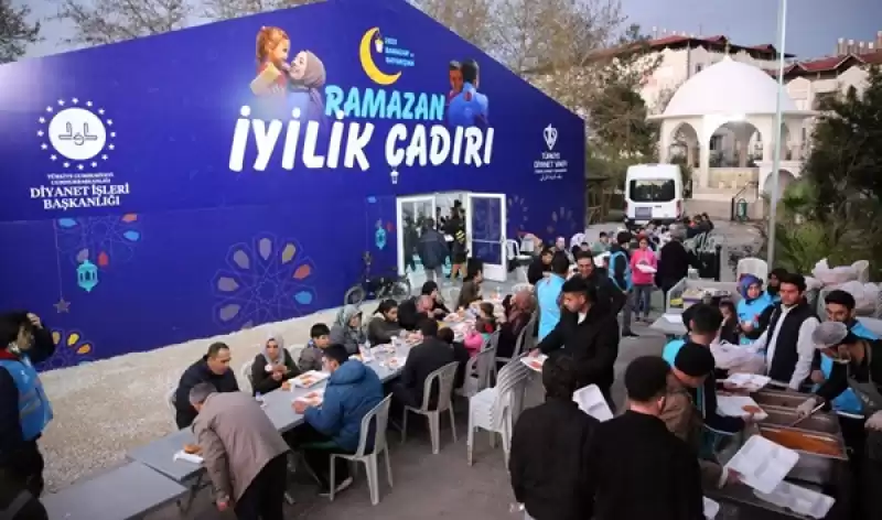 TDV Hatay'da Günde 7 Bin Kişiye Iftar Verecek