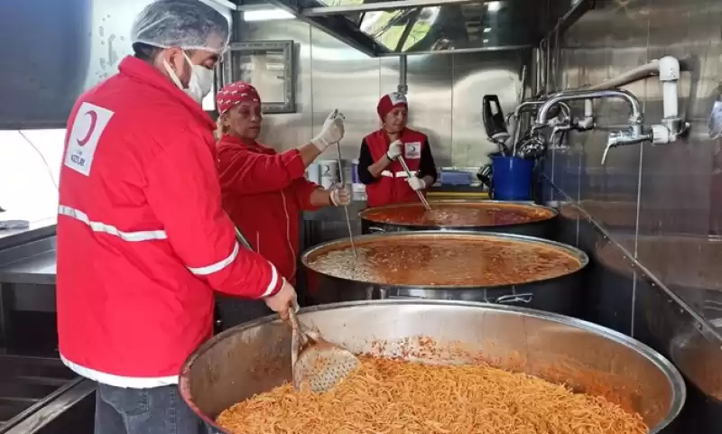 Kızılay'da Kazanlar Iftar Için Kaynıyor